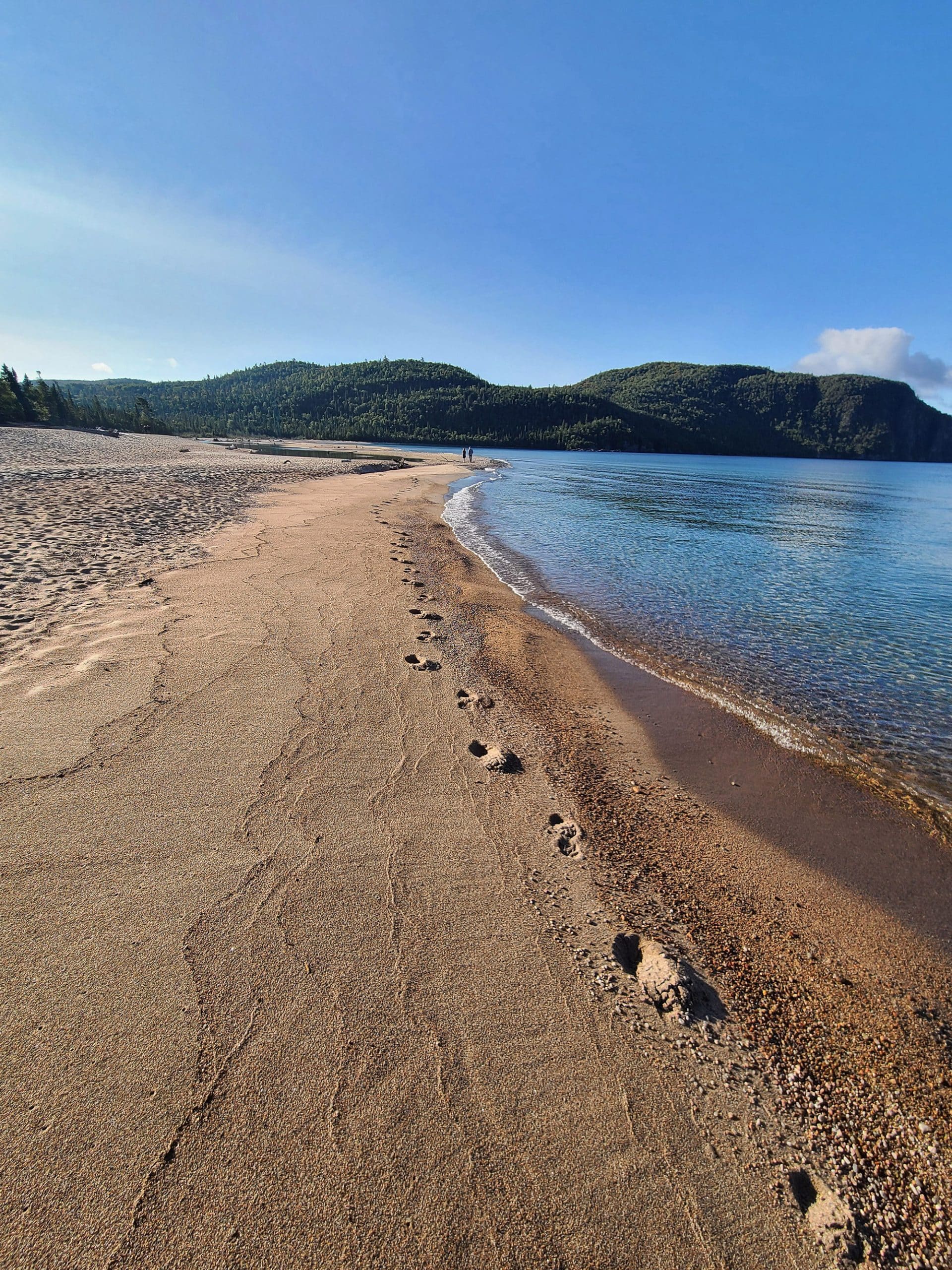 The beach at Old Woman Bay in Lake Superior Provincial Park.