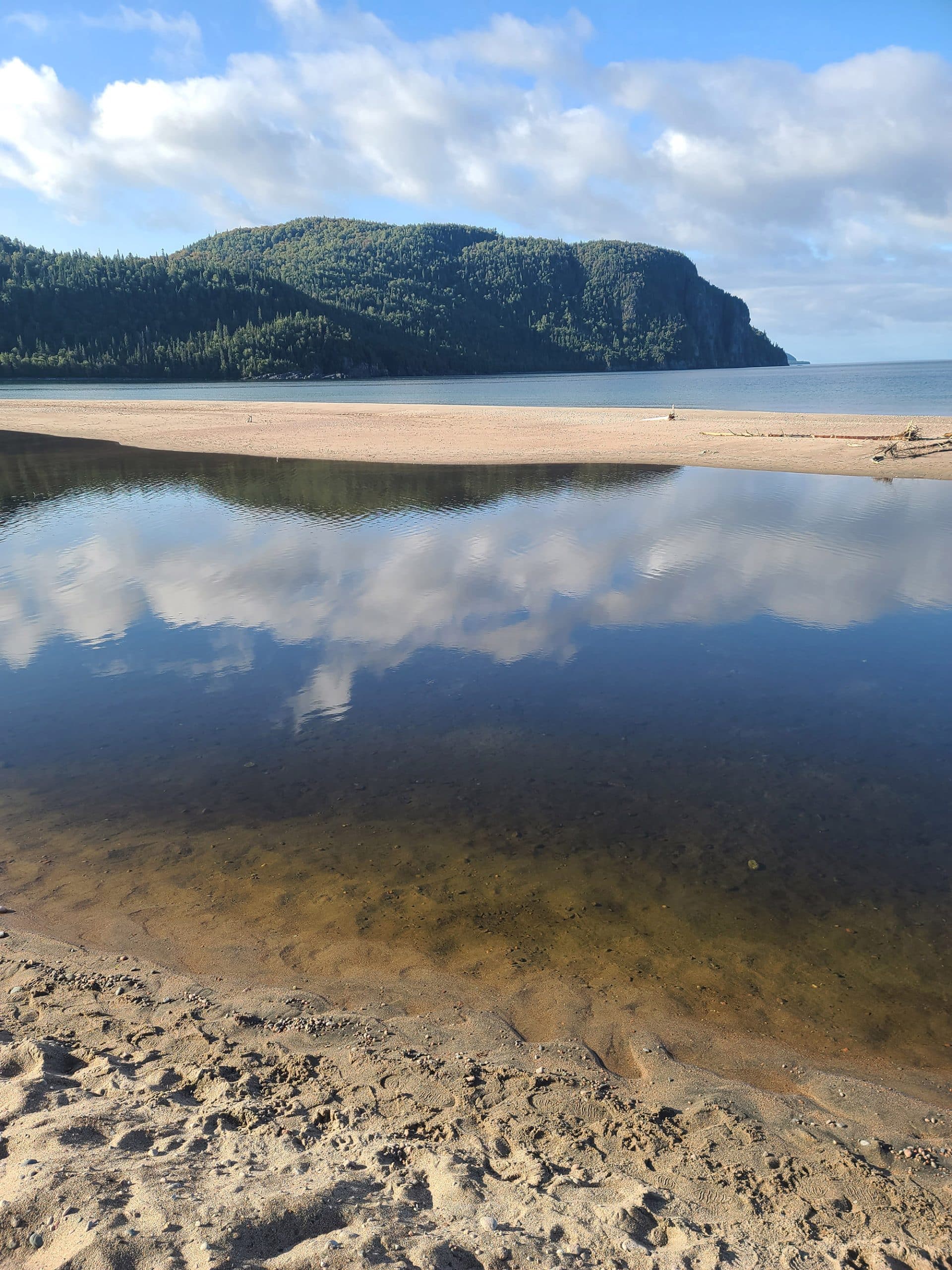 The beach at Old Woman Bay in Lake Superior Provincial Park.