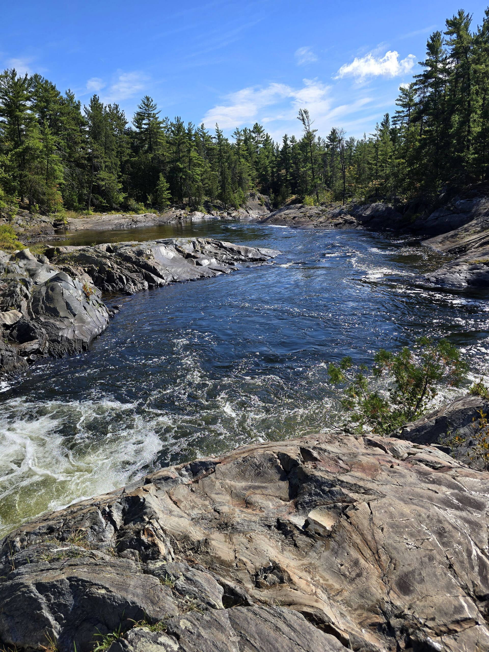 Falls and rapids on the aux sables river at chutes provincial park.