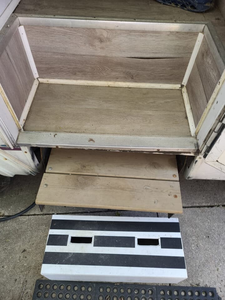 Simple Instructions for Building your Own DIY RV Camper Step - 2 Nerds ...