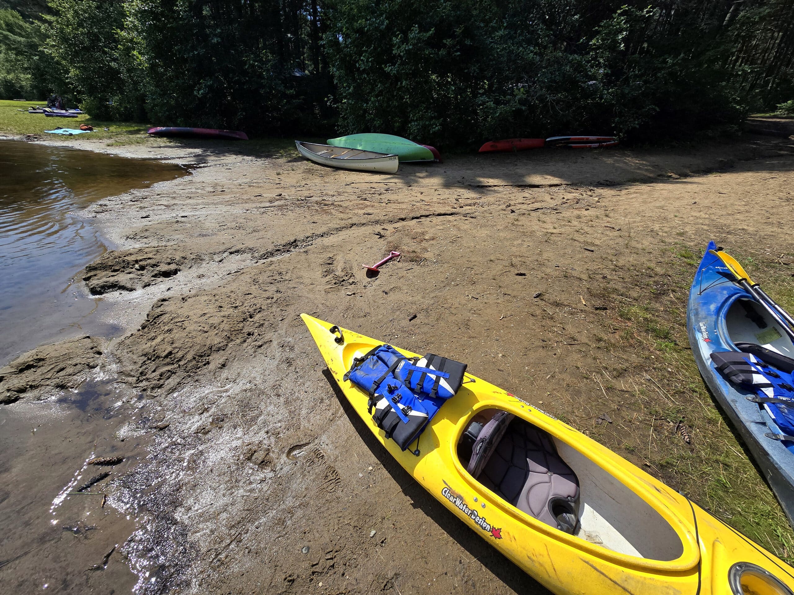 A yellow kayak on the Kearney Lake Campground beach.