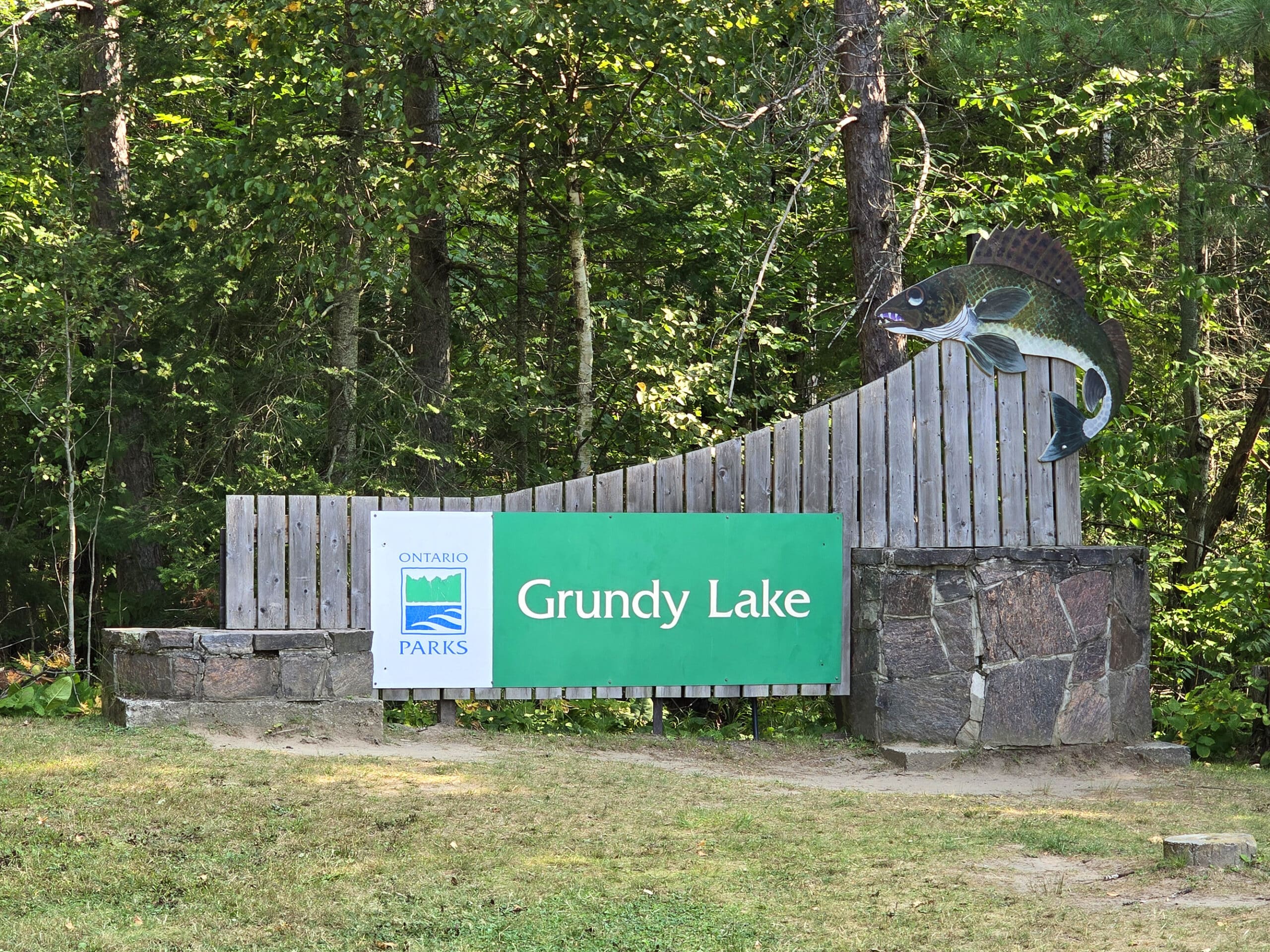 The entry sign for grundy lake provincial park.