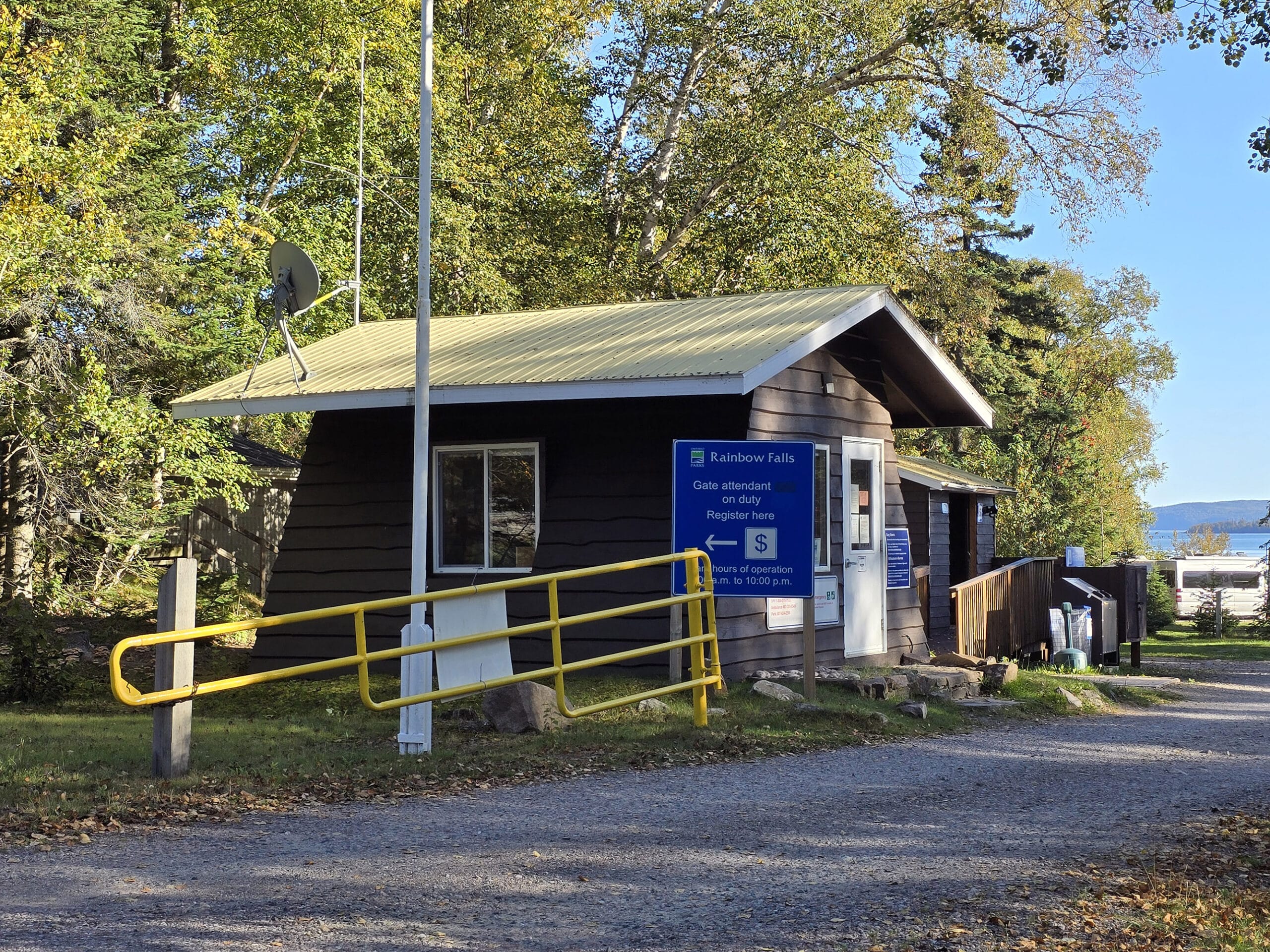 A small gatehouse at rainbow falls provincial park.