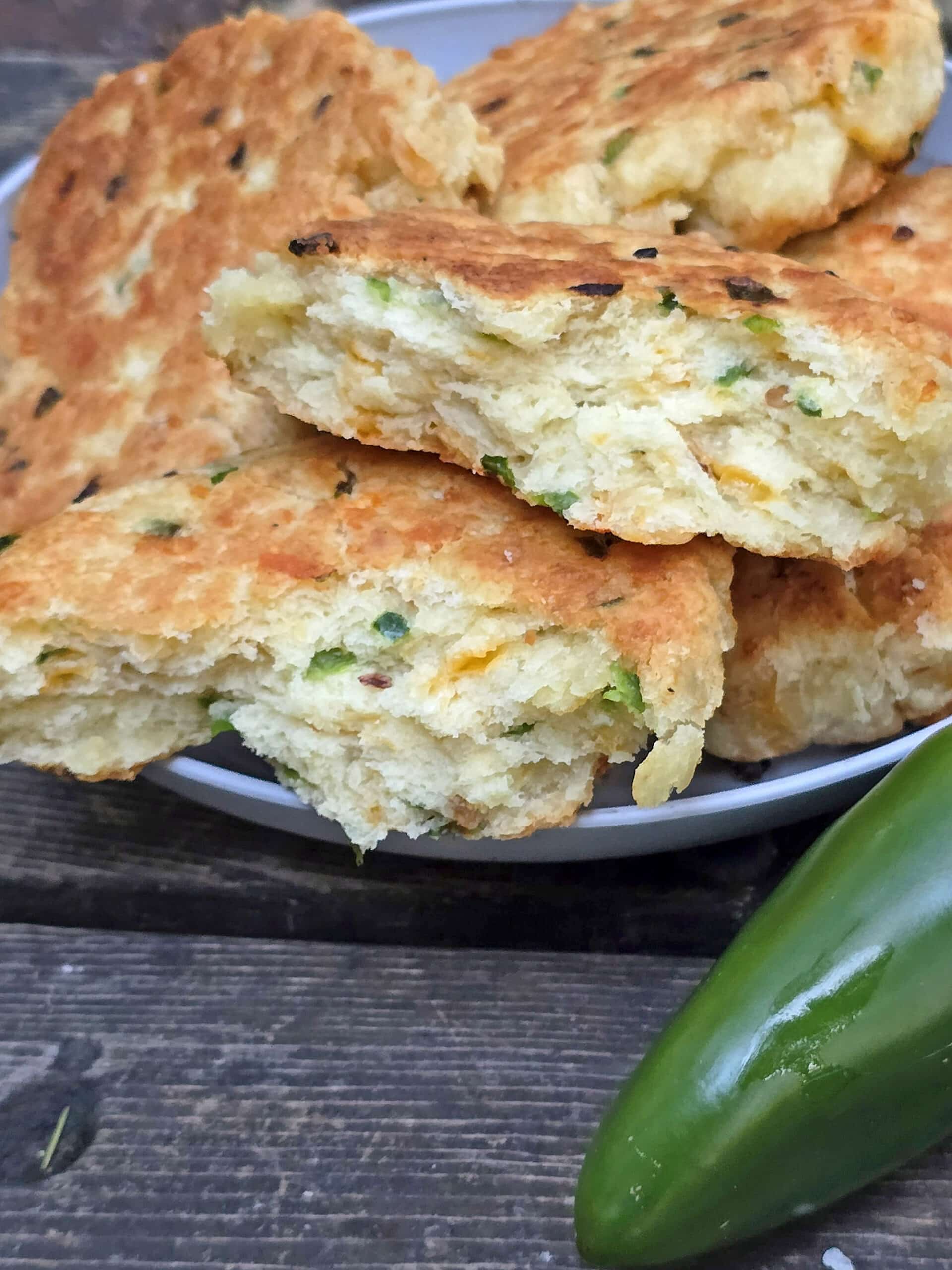 A plate of cheddar jalapeno bannock.