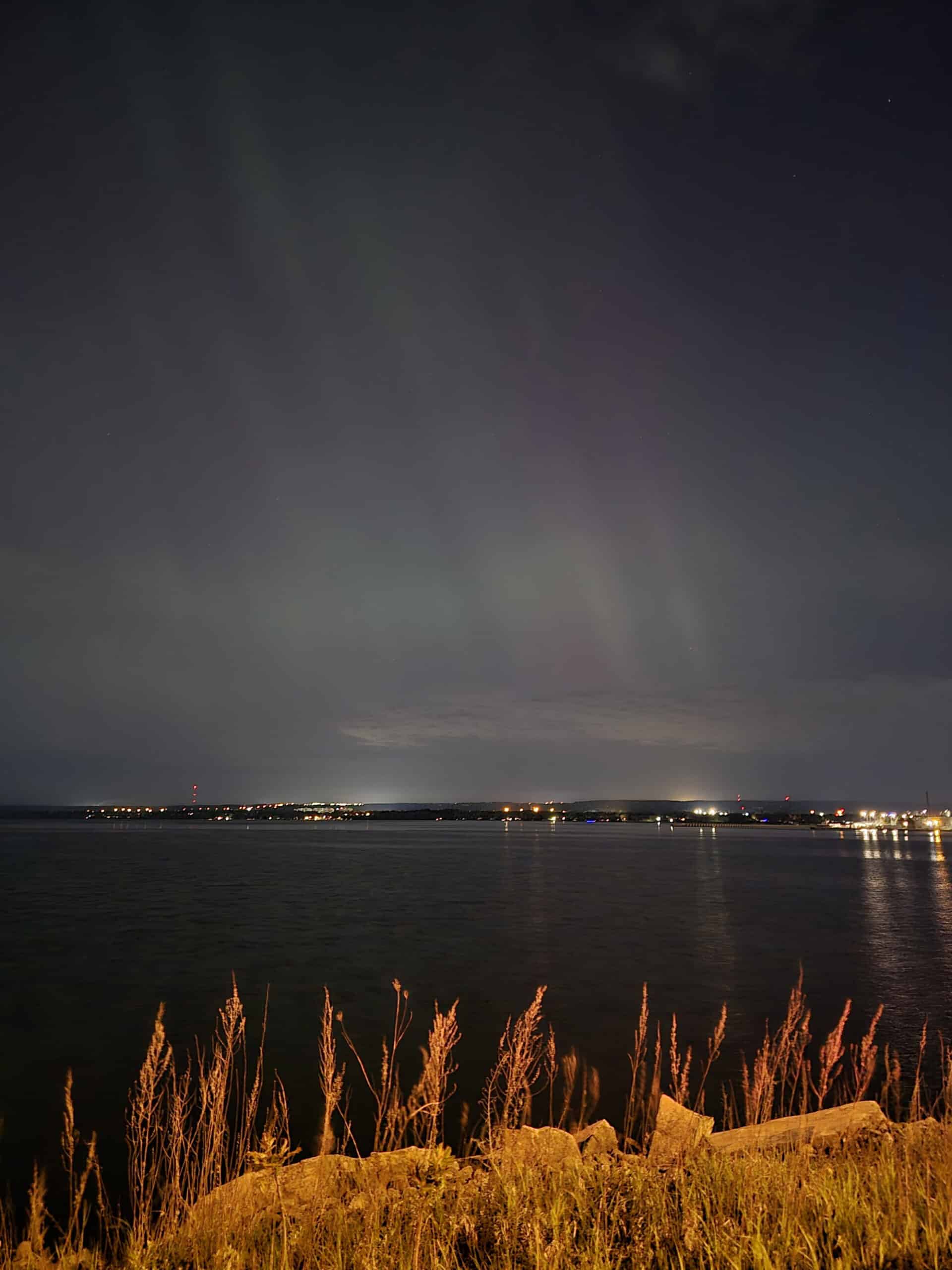 A relatively faint aurora viewed over Hamilton Ontario.