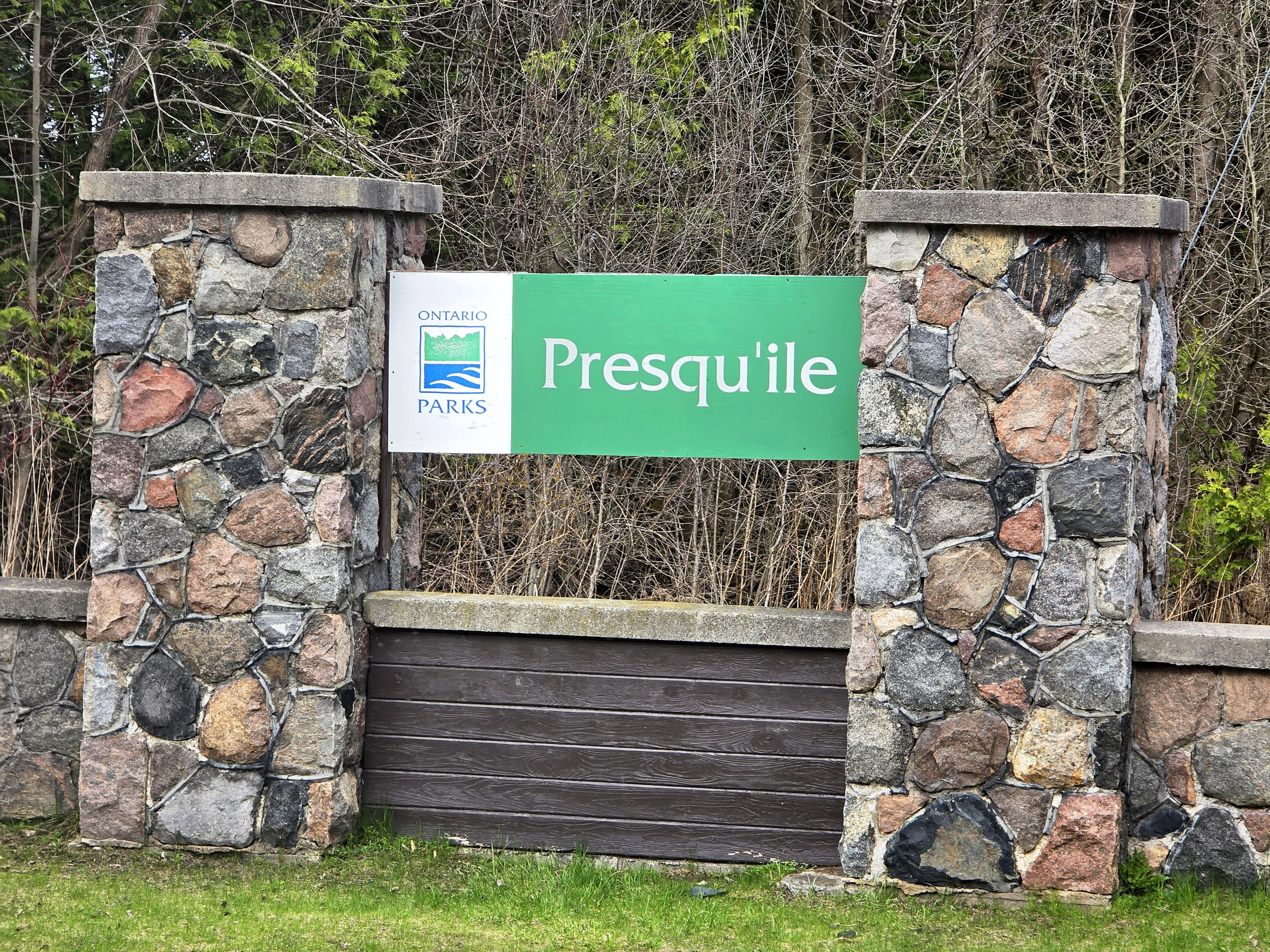 The Presqu’ile Provincial Park entrance sign.