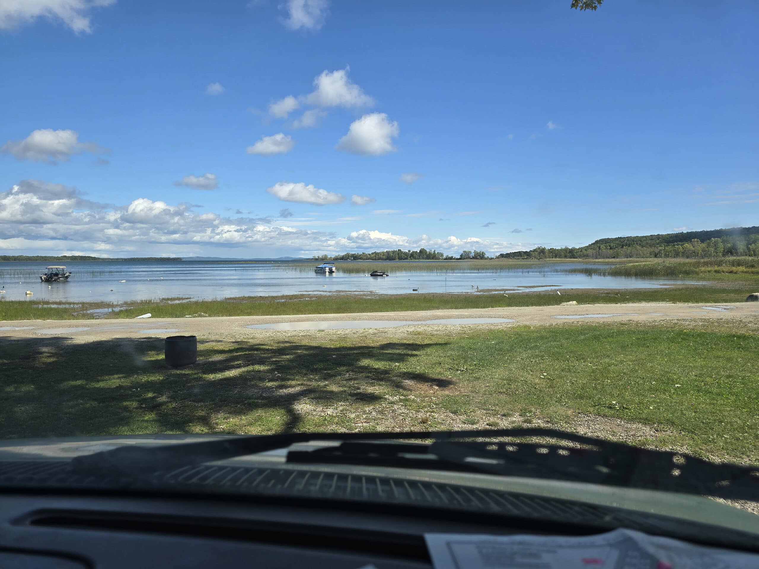 The view over sunrise beach at Batmans Cottages and Campground.