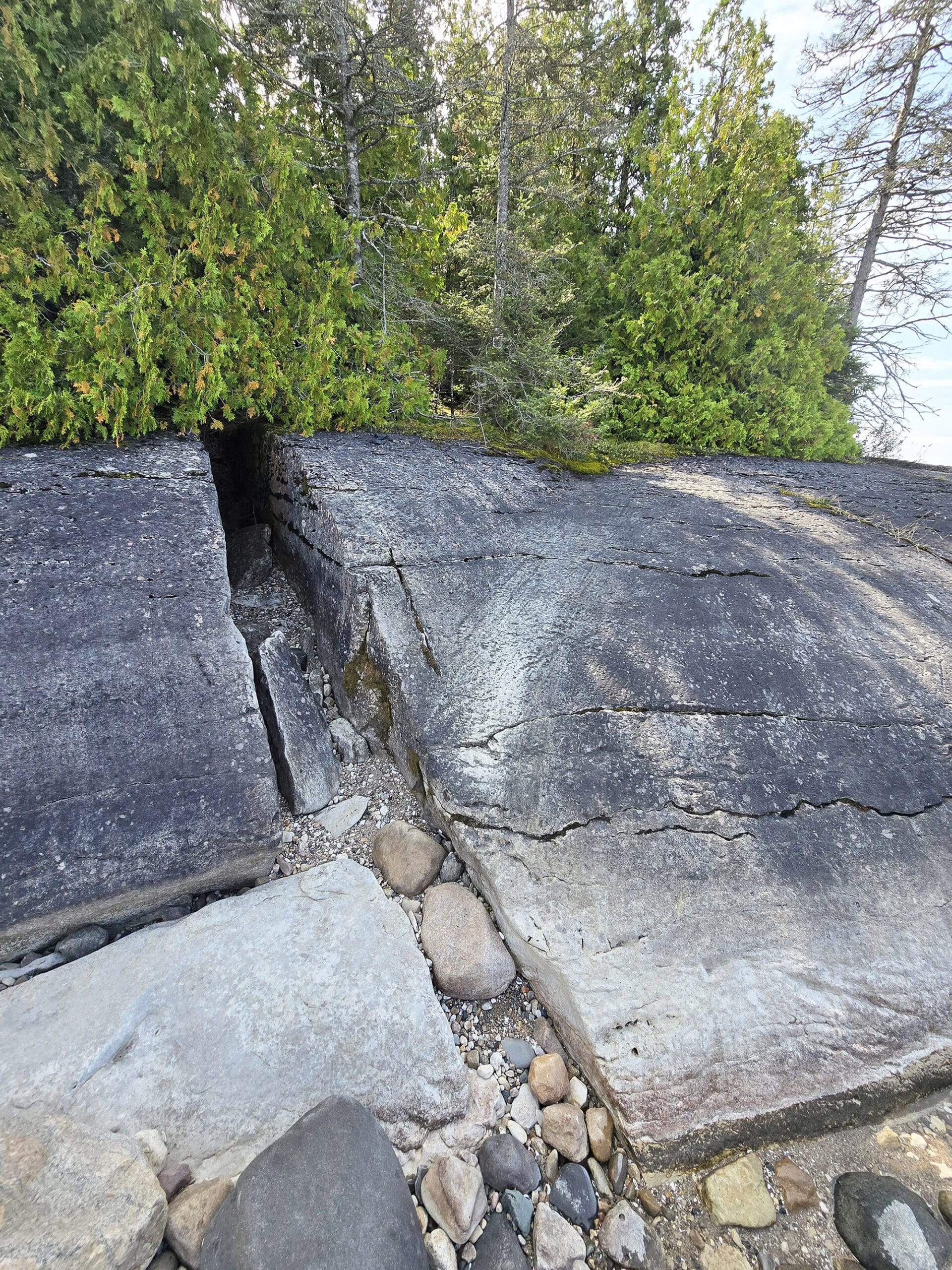 A large split boulder at Misery Bay Provincial Park.