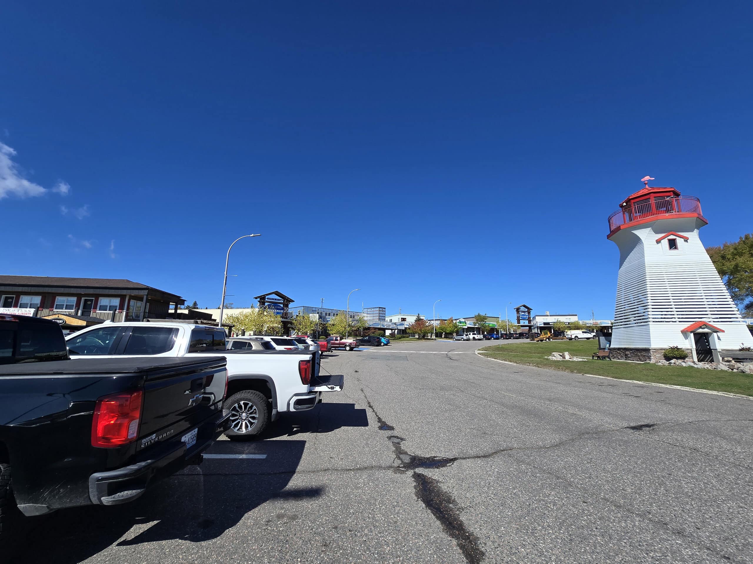 The parking lot at Terrace Bay Lighthouse.