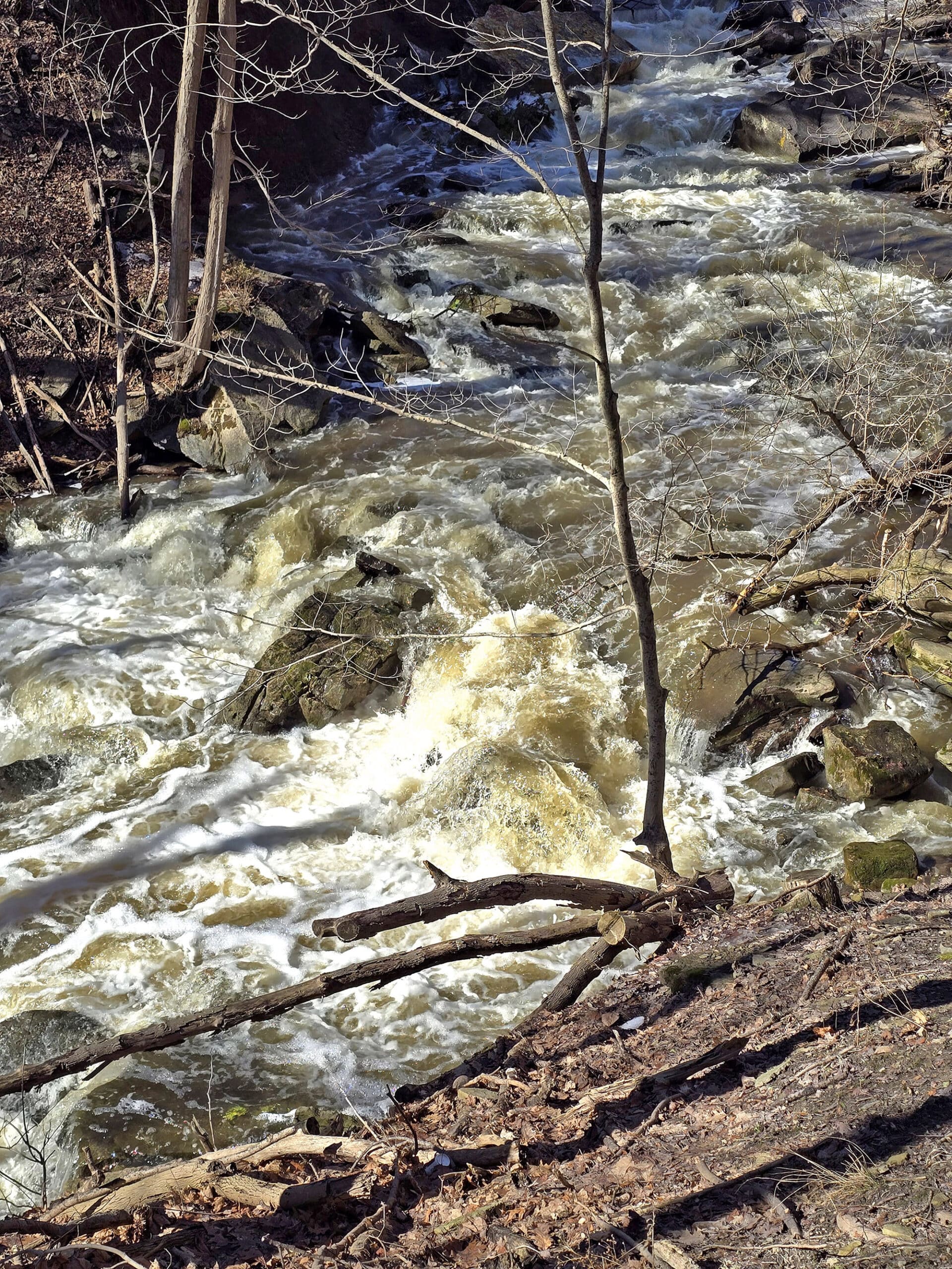Smokey Hollow Falls Waterfall.