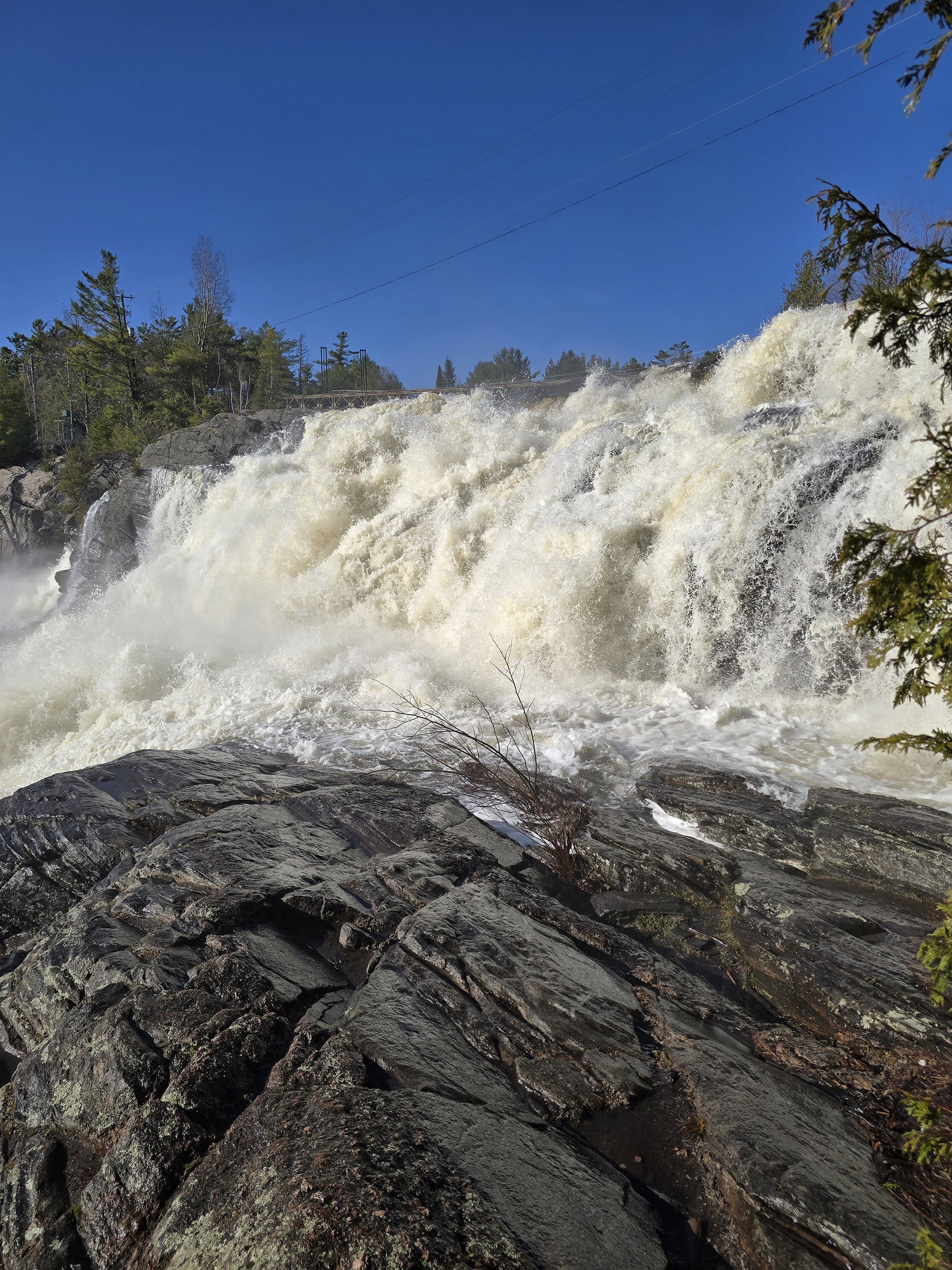 High Falls, a large cascade waterfall pm the Muskoka River.