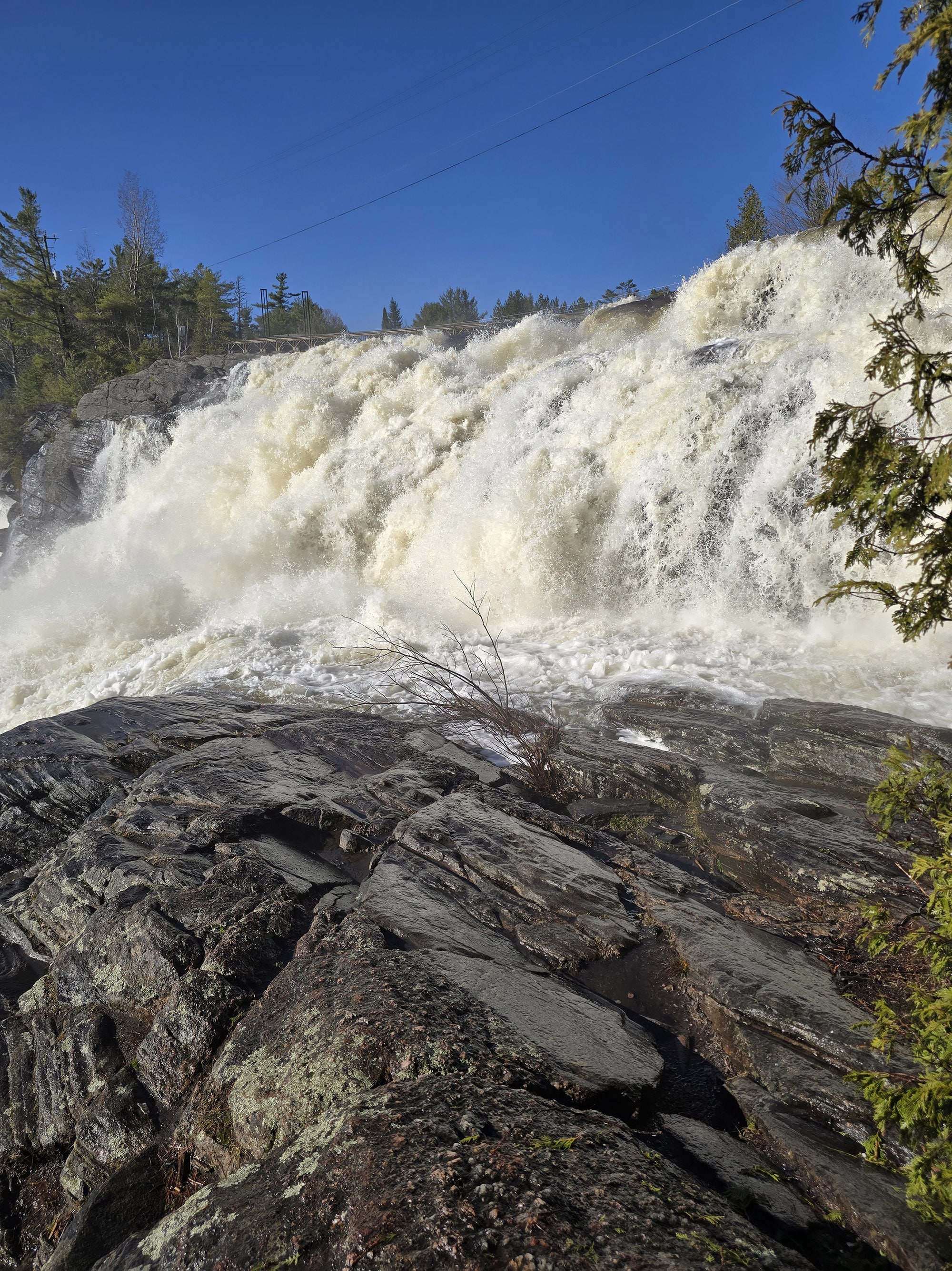 High Falls, a large cascade waterfall pm the Muskoka River.
