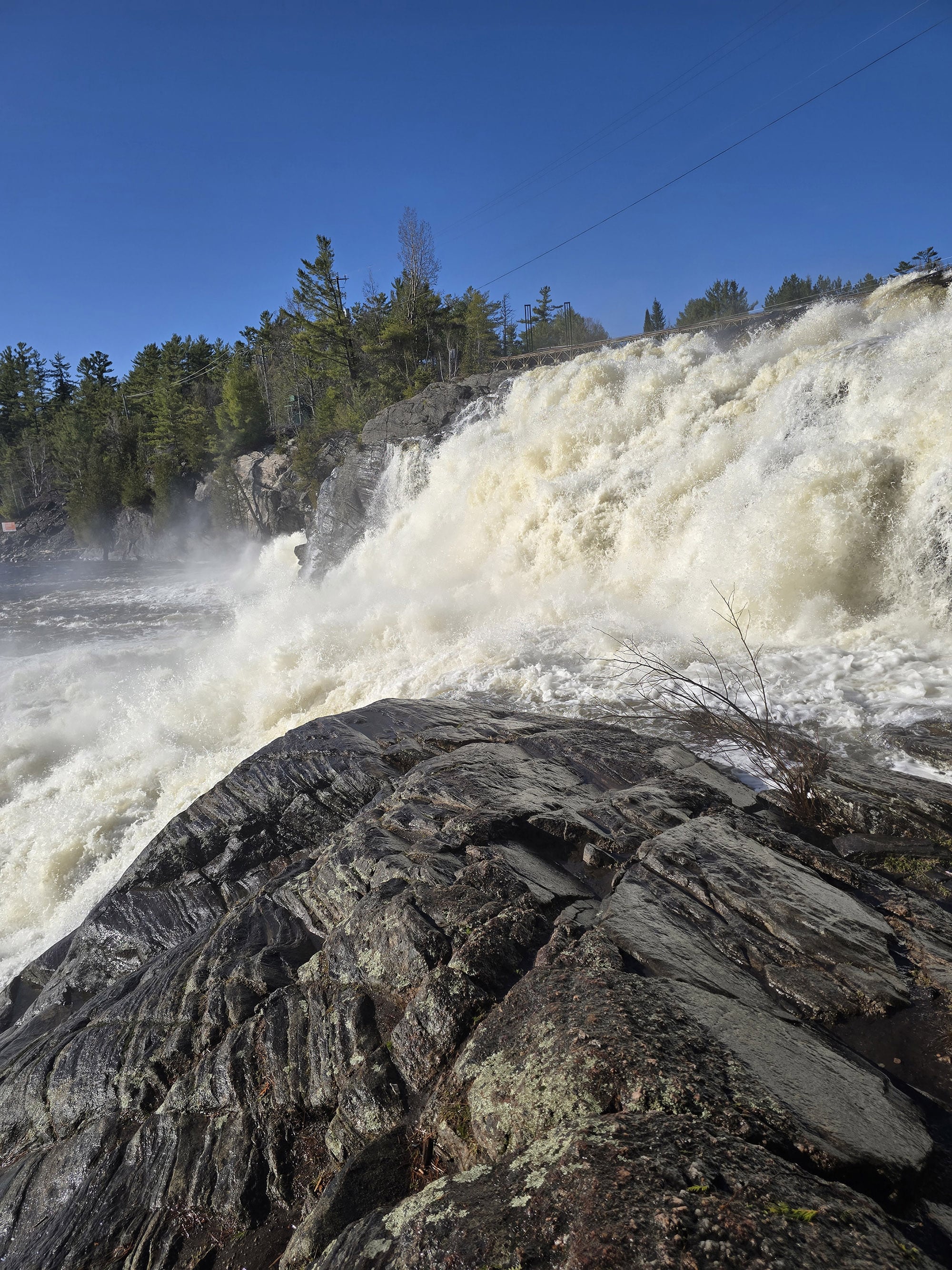 High Falls, a large cascade waterfall pm the Muskoka River.