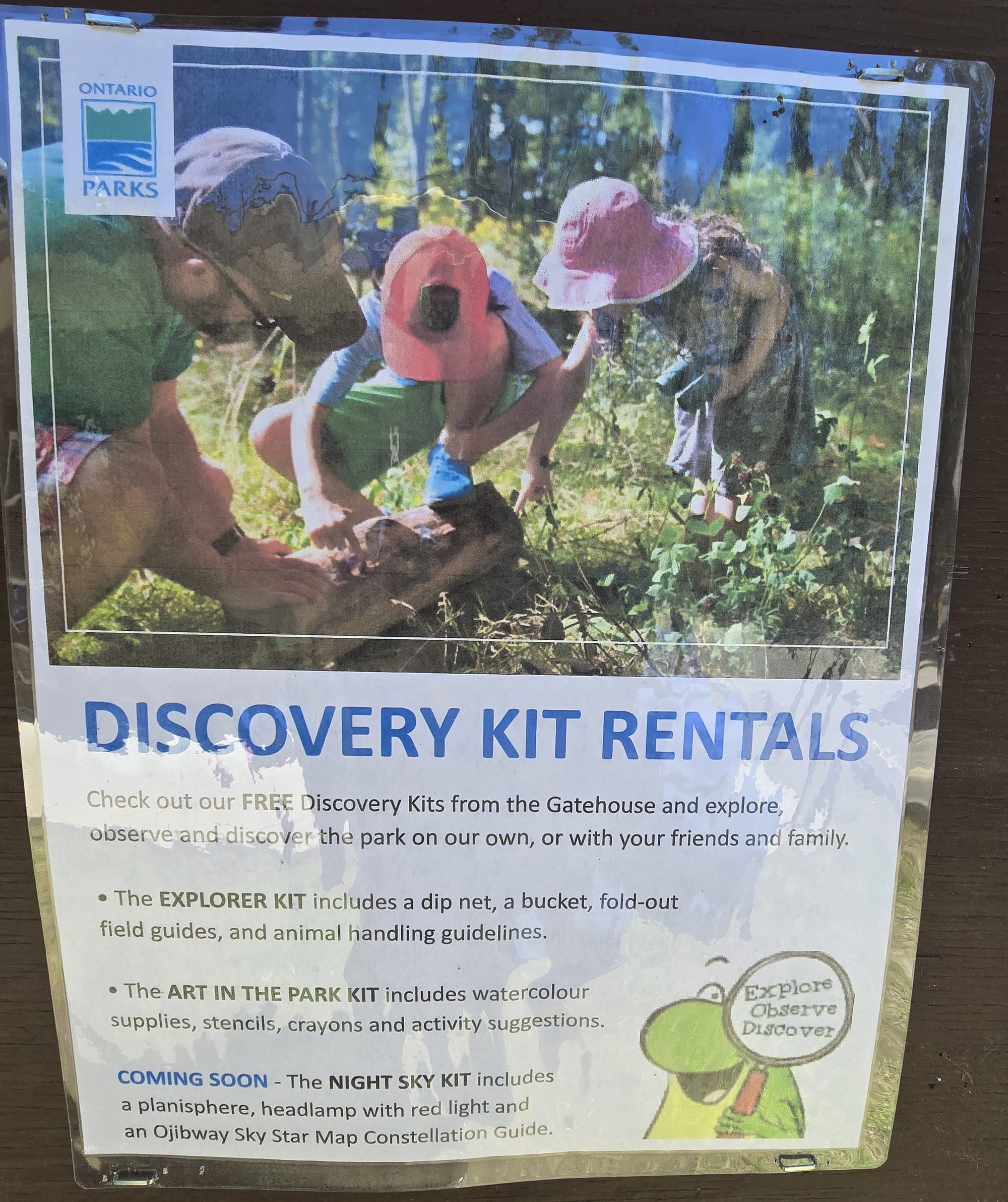 A poster about the park renting discovery kits.